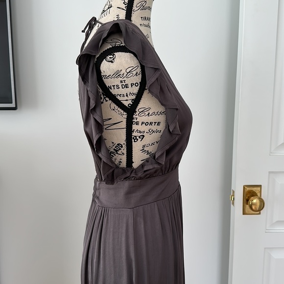 Stillwater. The Jessi Midi in Charcoal - Picture 9 of 13